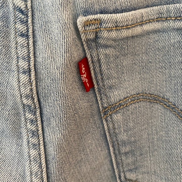 Levis Light Wash Skinny Jeans - Picture 6 of 7